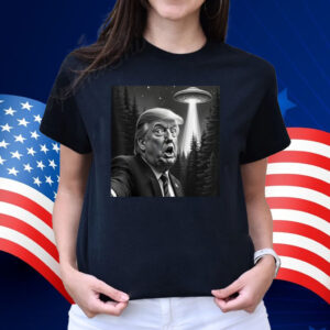 Funny Graphic Trump Selfie with UFOs Weird T-Shirt